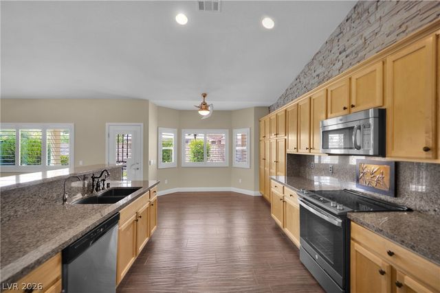 5812 Bargull Bay Avenue, Las Vegas, NV 89131