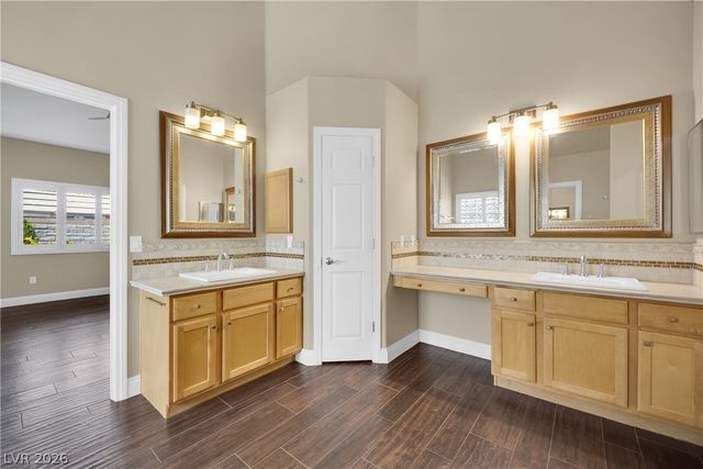 5812 Bargull Bay Avenue, Las Vegas, NV 89131