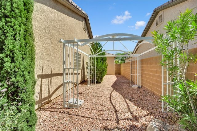 5812 Bargull Bay Avenue, Las Vegas, NV 89131
