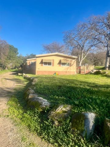 32434 Lockwood Lane, Prather, CA 93651