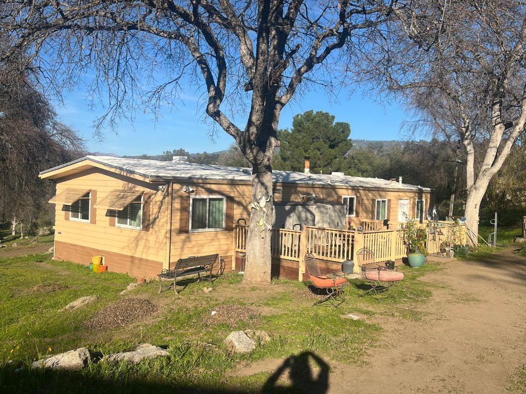 32434 Lockwood Lane, Prather, CA 93651