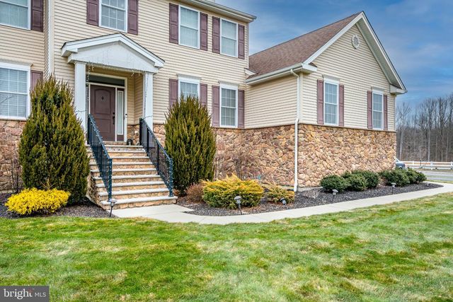 2 EAGLE CT, Monmouth Junction, NJ 08852