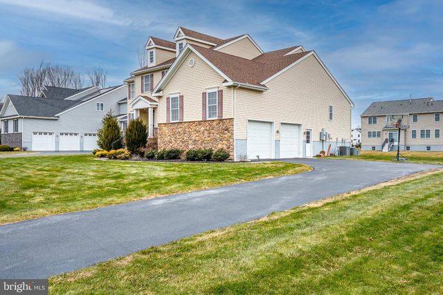 2 EAGLE CT, Monmouth Junction, NJ 08852