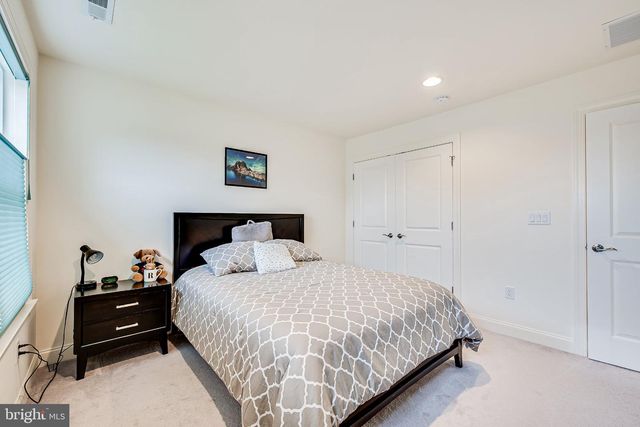 2 EAGLE CT, Monmouth Junction, NJ 08852