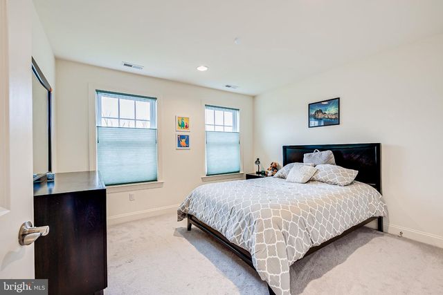 2 EAGLE CT, Monmouth Junction, NJ 08852