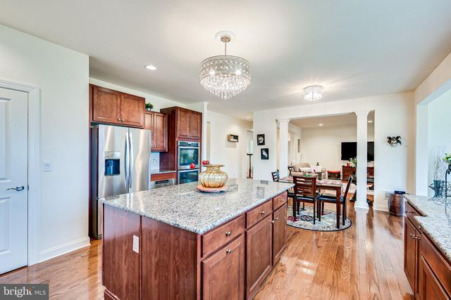 2 EAGLE CT, Monmouth Junction, NJ 08852