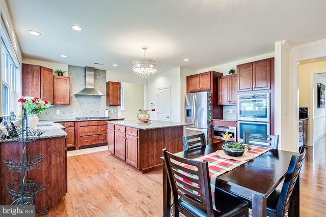2 EAGLE CT, Monmouth Junction, NJ 08852