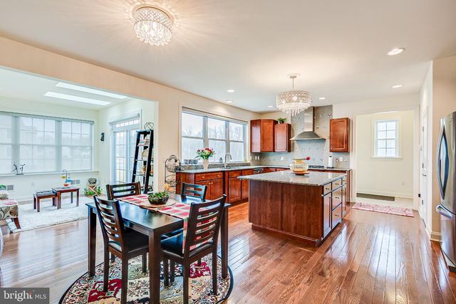 2 EAGLE CT, Monmouth Junction, NJ 08852