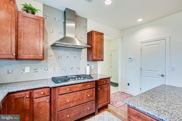 2 EAGLE CT, Monmouth Junction, NJ 08852