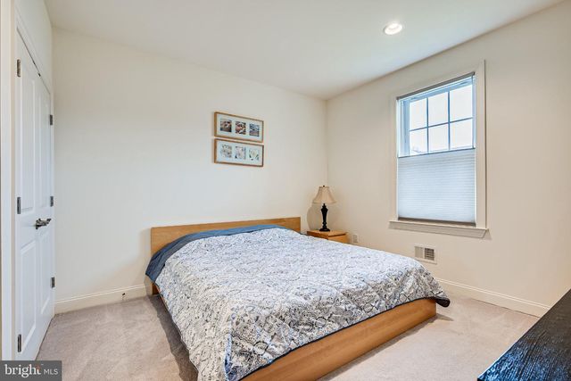 2 EAGLE CT, Monmouth Junction, NJ 08852