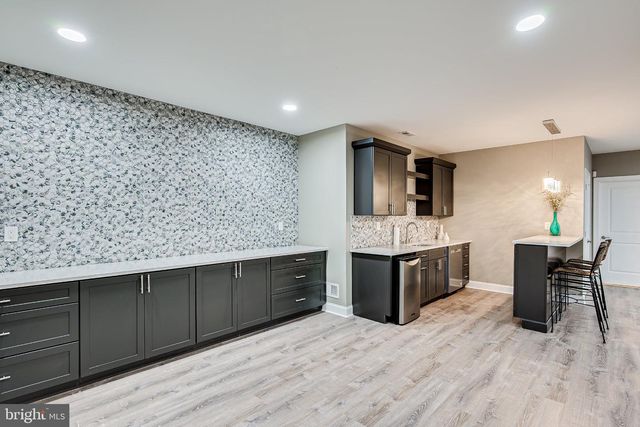 2 EAGLE CT, Monmouth Junction, NJ 08852