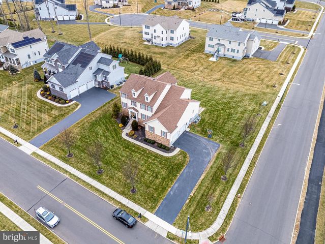 2 EAGLE CT, Monmouth Junction, NJ 08852