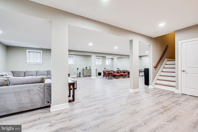 2 EAGLE CT, Monmouth Junction, NJ 08852