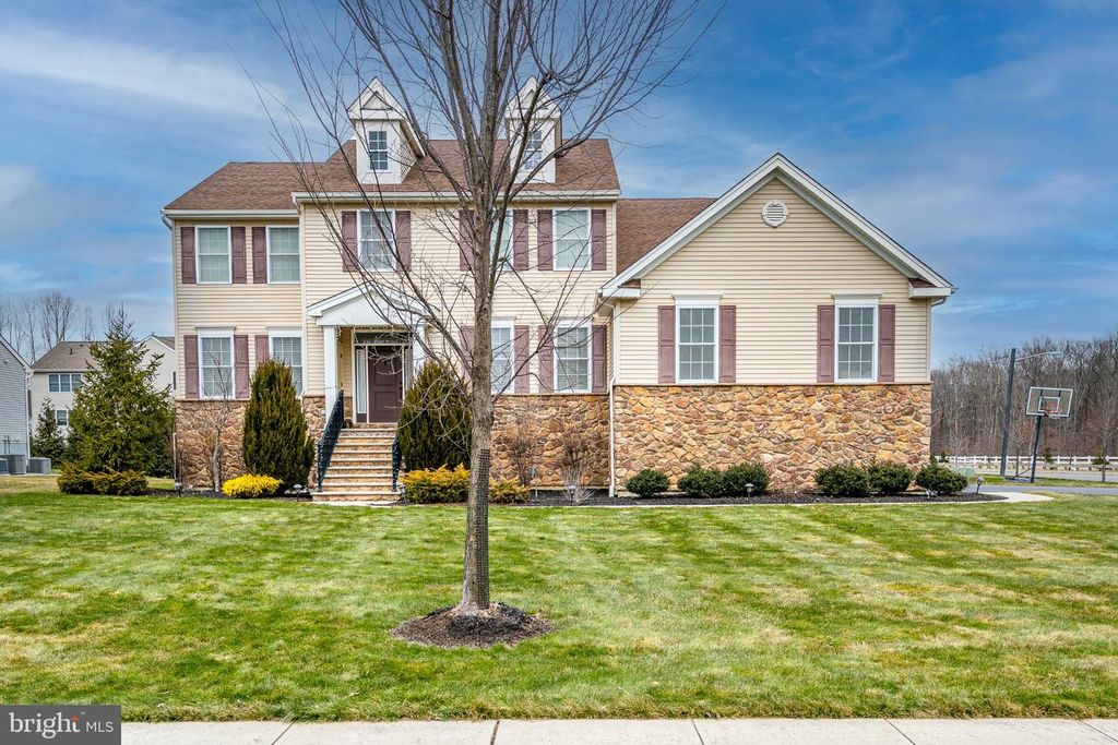 2 EAGLE CT, Monmouth Junction, NJ 08852