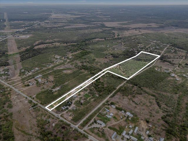 211 Caldwell RD, Dale, TX 78616