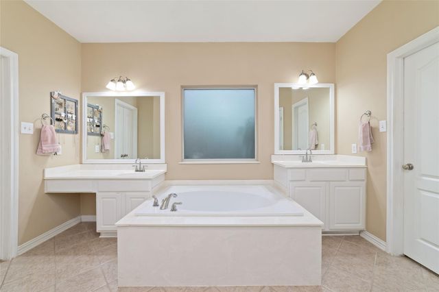 19630 Nara Vista Drive Drive, Tomball, TX 77377