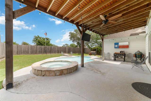 19630 Nara Vista Drive Drive, Tomball, TX 77377