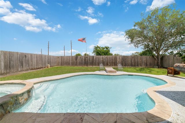 19630 Nara Vista Drive Drive, Tomball, TX 77377