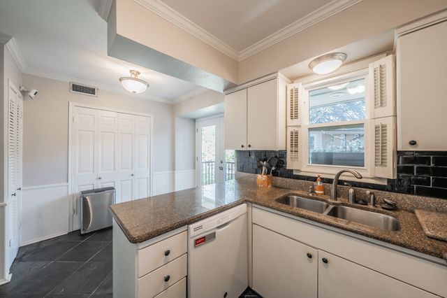 10100 Regal Park Lane 222, Dallas, TX 75230
