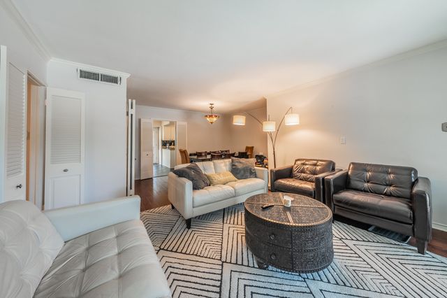 10100 Regal Park Lane 222, Dallas, TX 75230