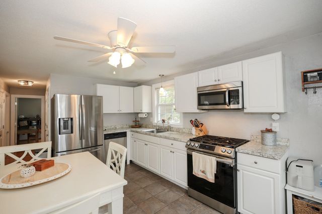 108 Westwood Drive, Nashua, NH 03062