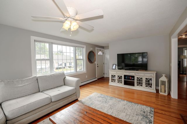 108 Westwood Drive, Nashua, NH 03062