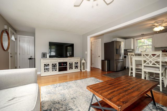 108 Westwood Drive, Nashua, NH 03062