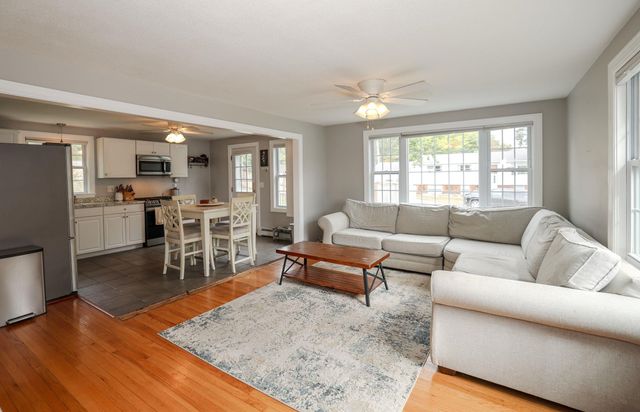 108 Westwood Drive, Nashua, NH 03062