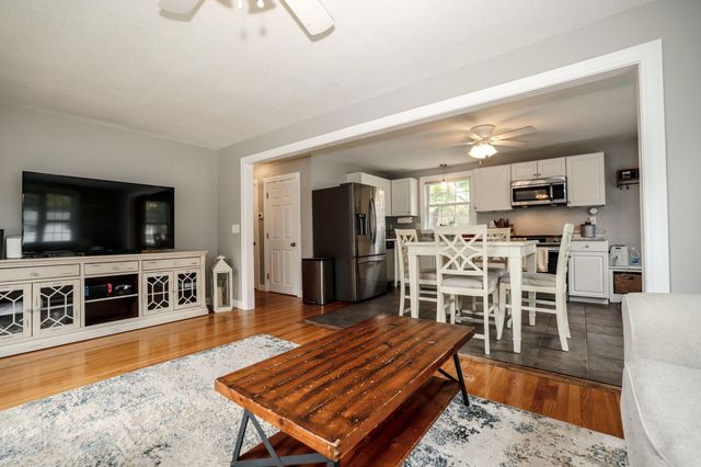 108 Westwood Drive, Nashua, NH 03062