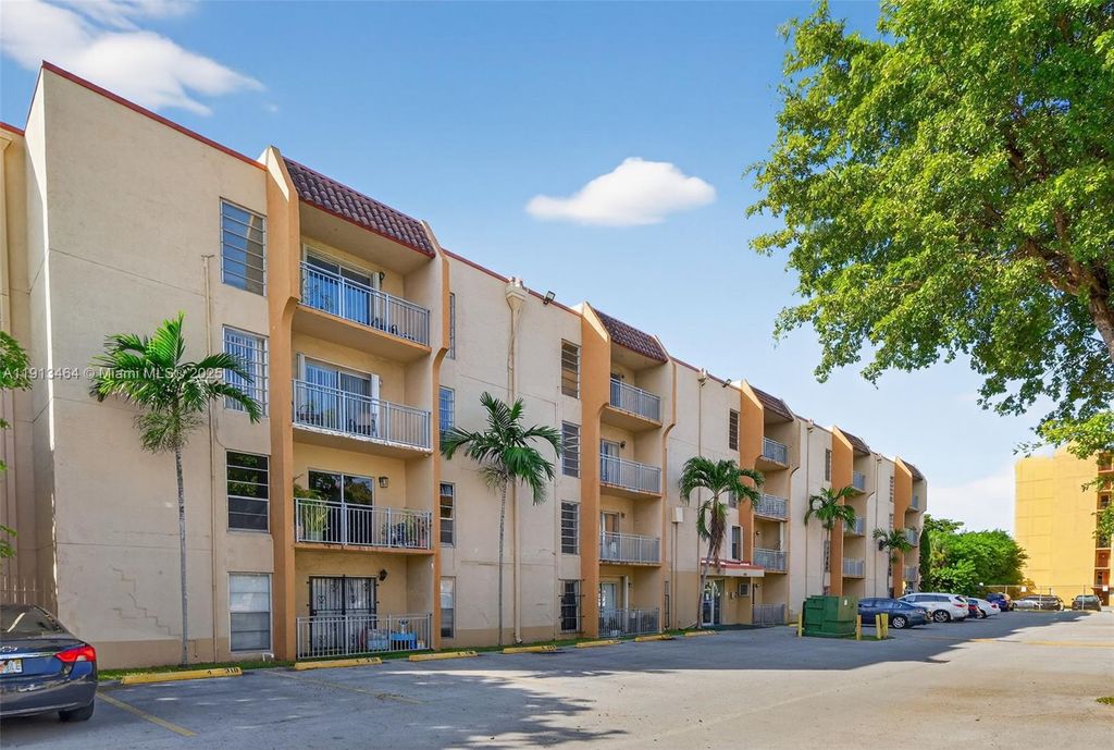 4841 NW 7th St 309-4, Miami, FL 33126