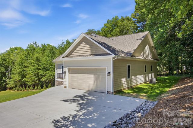 107 Meadow View Street, Morganton, NC 28655