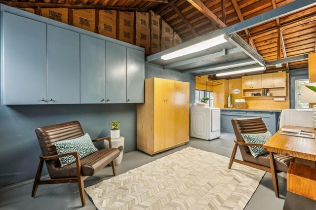 950 Iris Street, Redwood City, CA 94061