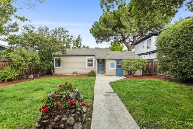 950 Iris Street, Redwood City, CA 94061