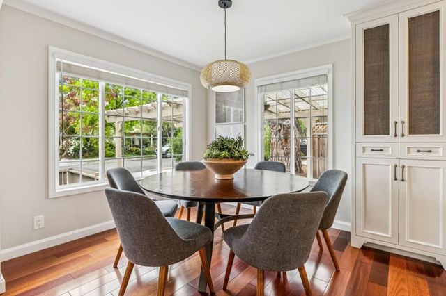 950 Iris Street, Redwood City, CA 94061