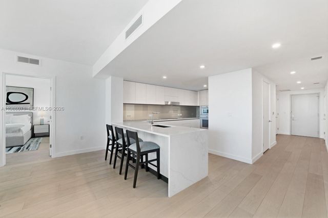 9221 E Bay Harbor Drive 610, Bay Harbor Islands, FL 33154