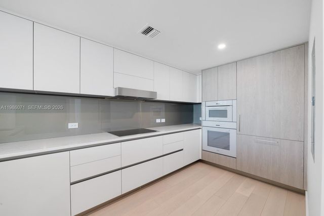 9221 E Bay Harbor Drive 610, Bay Harbor Islands, FL 33154