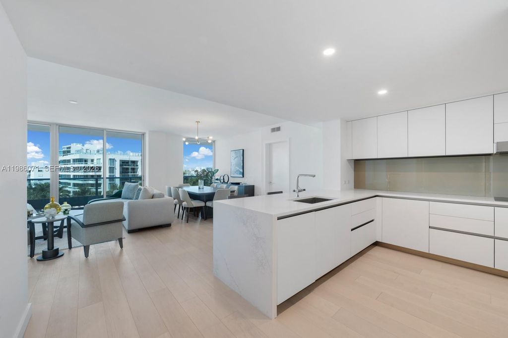 9221 E Bay Harbor Drive 610, Bay Harbor Islands, FL 33154