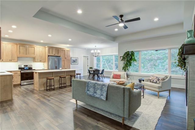 E5225 Queens Drive, Eleva, WI 54738