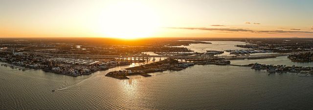 113 N Seaway Lane, League City, TX 77573