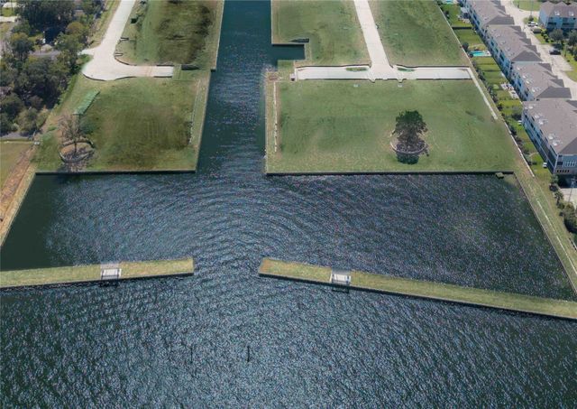 113 N Seaway Lane, League City, TX 77573