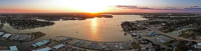 113 N Seaway Lane, League City, TX 77573