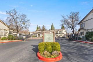 2001 Eastwood Dr #11, Vacaville, CA 95687