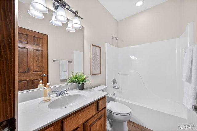 703 Norwood Terrace, Lake St Louis, MO 63367