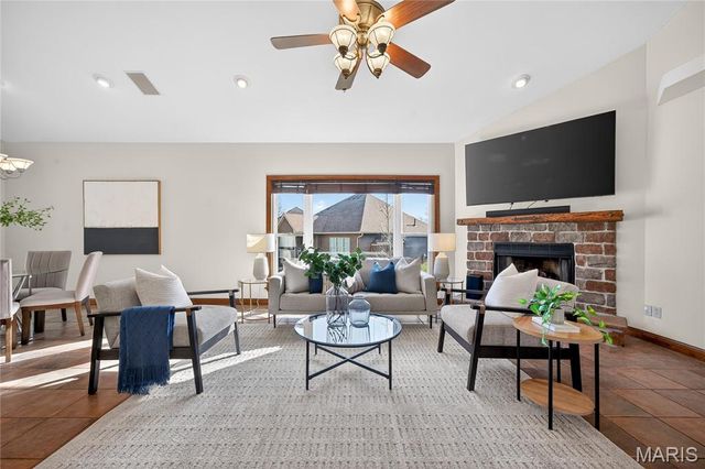 703 Norwood Terrace, Lake St Louis, MO 63367