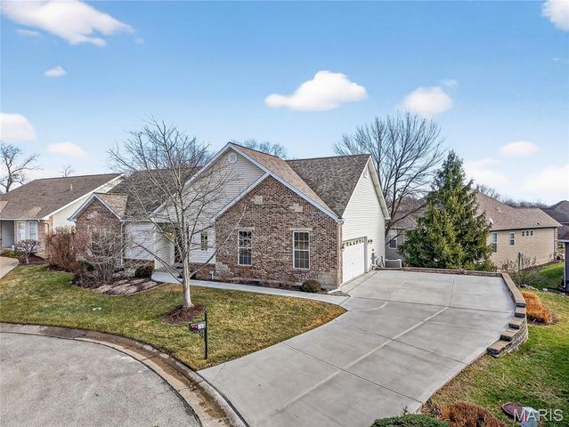 703 Norwood Terrace, Lake St Louis, MO 63367