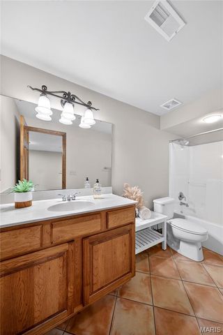 703 Norwood Terrace, Lake St Louis, MO 63367