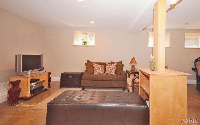 6321 Southwood 4, Clayton, MO 63105