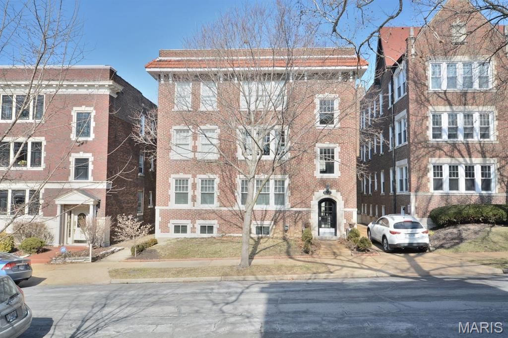 6321 Southwood 4, Clayton, MO 63105
