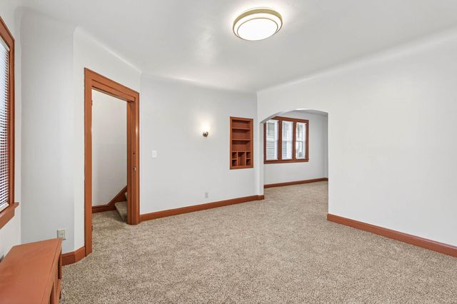 694 Desoto Street, Saint Paul, MN 55130