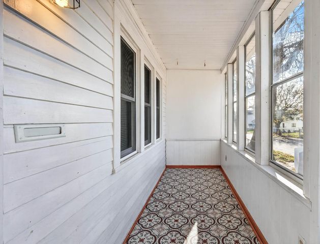 694 Desoto Street, Saint Paul, MN 55130